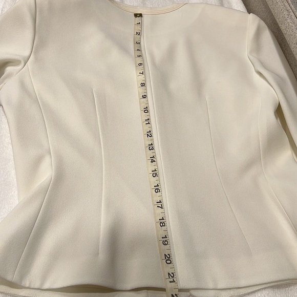 ADRIENNA PAPELL Elegant Suit Ivory Absolutely Beautiful Size 8 - Picture 4 of 16